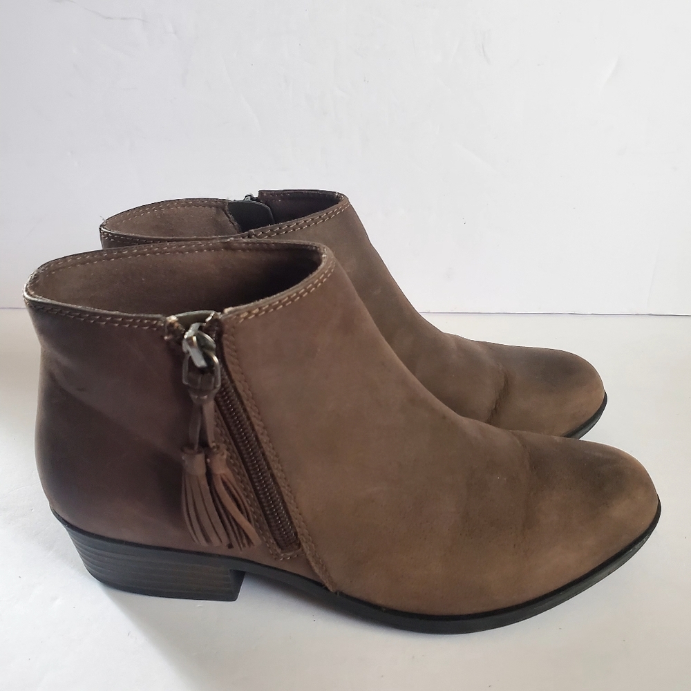 Clarks  Collection Women's Brown Ankle Boots Size 6.5